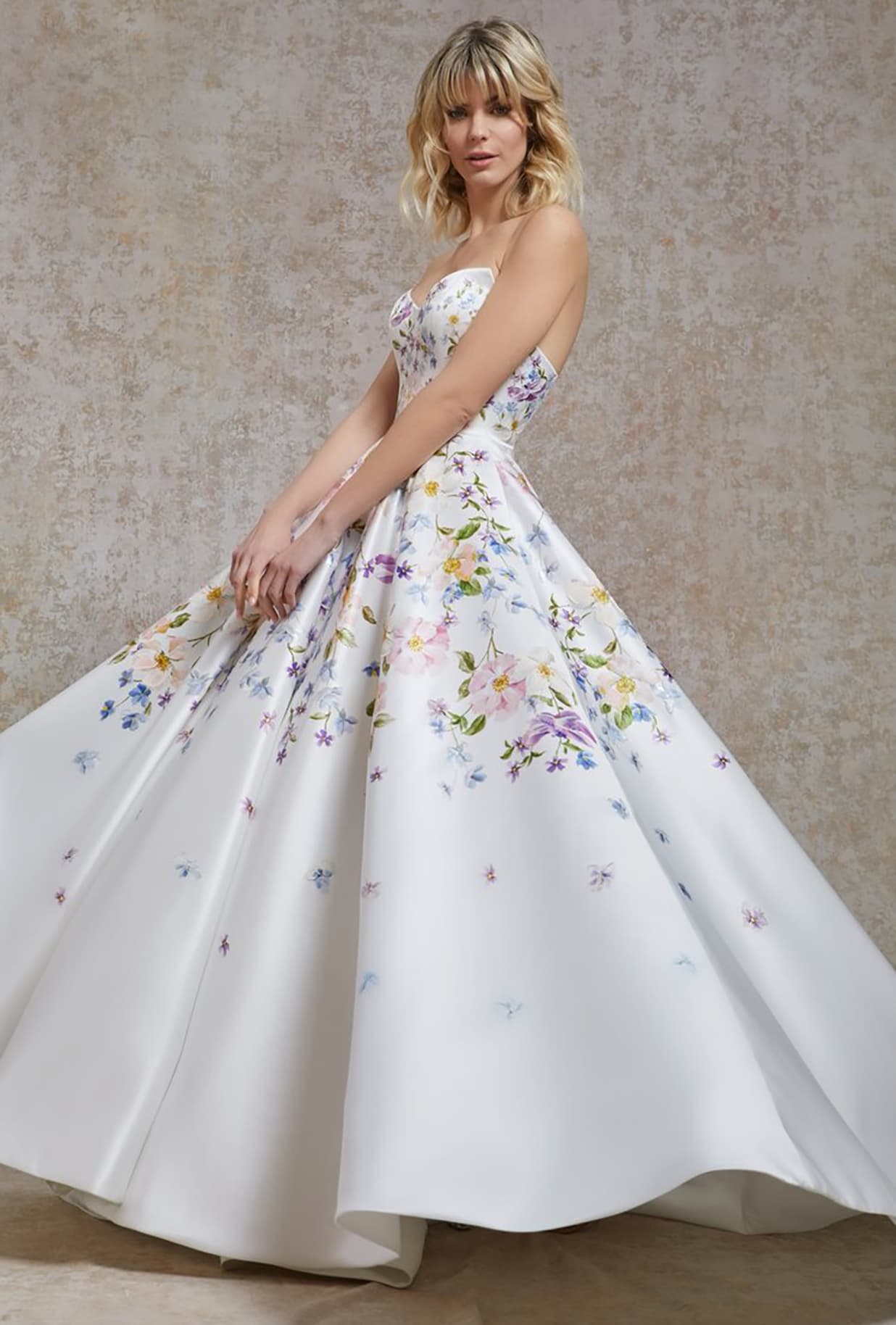 <p>VALENTINA DRESS</p>