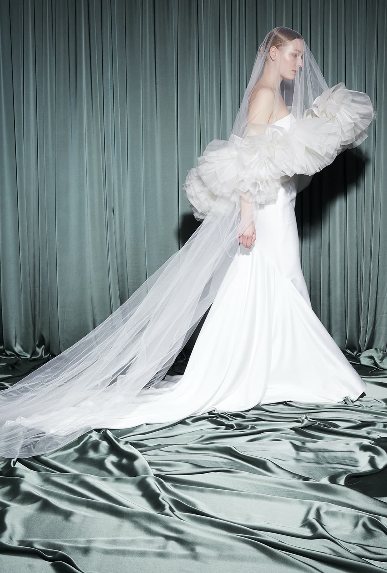 <p>PERIWINKLE VEIL</p>